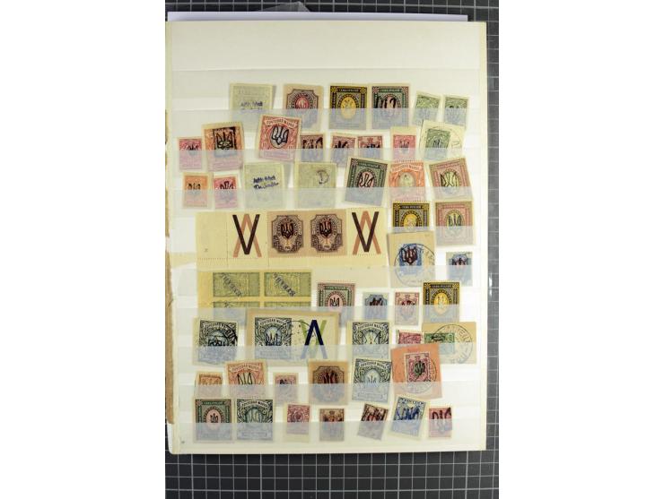Mixed lot comprising stockbook with imperforates of the 1920 Vienna issue, including printed on maps, mostly unmounted mint a