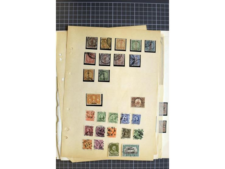 1878/1925, ungebrauchte und gestempelte Sammlung mit u.a. Mi.-Nr. 1 (3), 2 (3), 3 (4), 25 etc., dazu etwas Gebiete, Tibet und