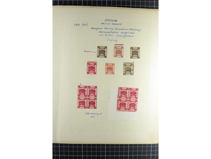 1920/25, postfrische, ungebrauchte und etwas gestempelte, stark spezialisierte Sammlung, incl. Porto, dabei Einheiten, Aufdru