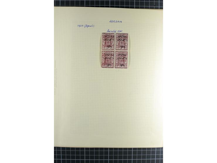 1920/25, postfrische, ungebrauchte und etwas gestempelte, stark spezialisierte Sammlung, incl. Porto, dabei Einheiten, Aufdru
