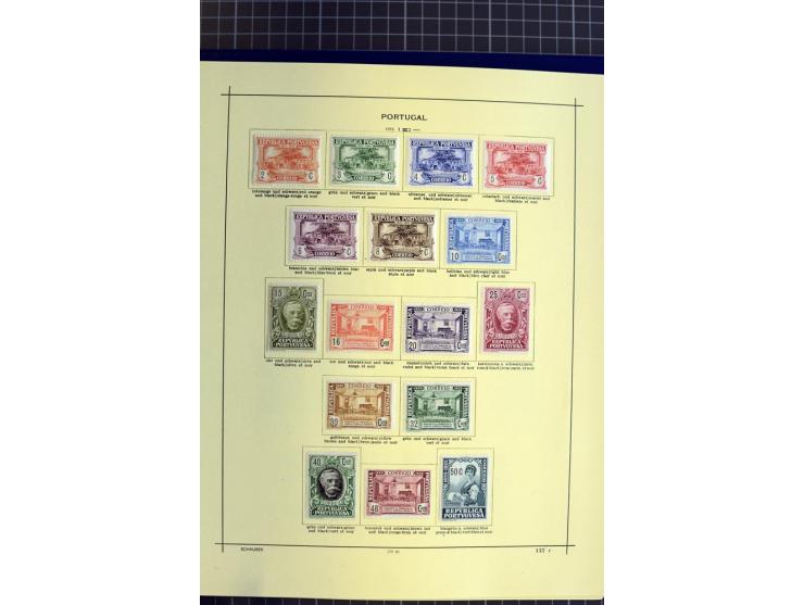 1841-1944, ungebrauchte und gestempelte Sammlung mit vielen guten Werten und Sätzen in 3 Alben