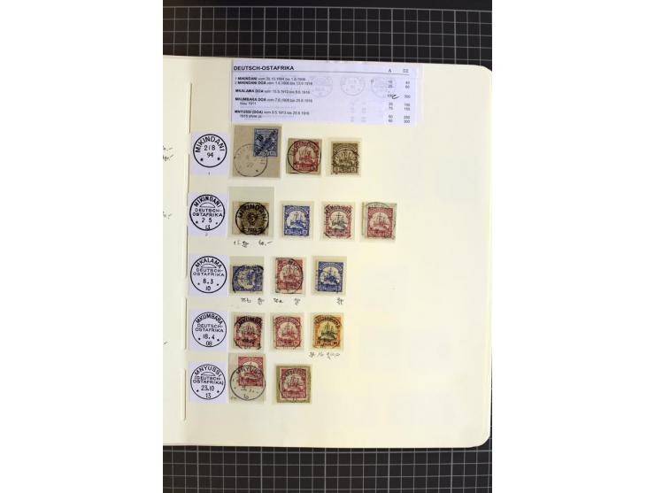 1893/1915, interessante Stempel-Sammlung von Amani bis Wugiri auf losen Marken und vielen Briefstücken, dabei einige bessere 