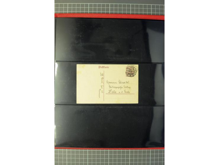 1920, Stempelsammlung auf losen Marken, Briefstücken und 28 Briefen, Karten und Ganzsachen, Postanweisungen und Paketkarte, d