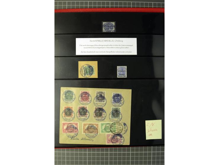 1920, Stempelsammlung auf losen Marken, Briefstücken und 28 Briefen, Karten und Ganzsachen, Postanweisungen und Paketkarte, d