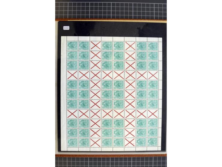 ZUSAMMENDRUCKE: 1955/1990, postfrische Sammlung der Freimarken-Zusammendrucke und aller Markenheftchenbogen ab Fünfjahrplan b