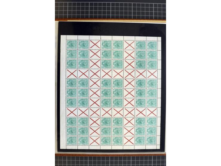 ZUSAMMENDRUCKE: 1955/1990, postfrische Sammlung der Freimarken-Zusammendrucke und aller Markenheftchenbogen ab Fünfjahrplan b