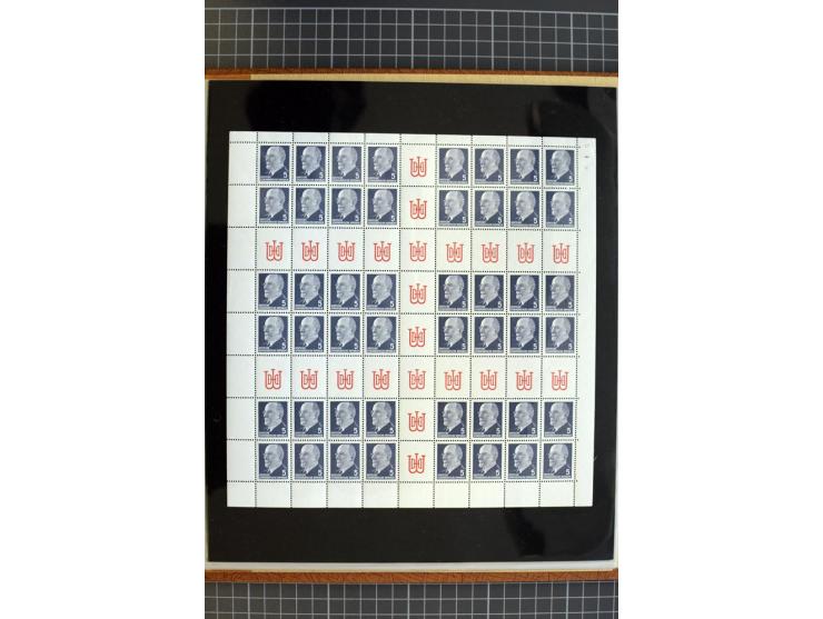 ZUSAMMENDRUCKE: 1955/1990, postfrische Sammlung der Freimarken-Zusammendrucke und aller Markenheftchenbogen ab Fünfjahrplan b