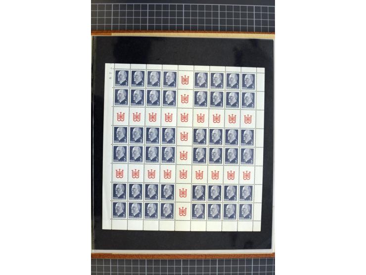 ZUSAMMENDRUCKE: 1955/1990, postfrische Sammlung der Freimarken-Zusammendrucke und aller Markenheftchenbogen ab Fünfjahrplan b