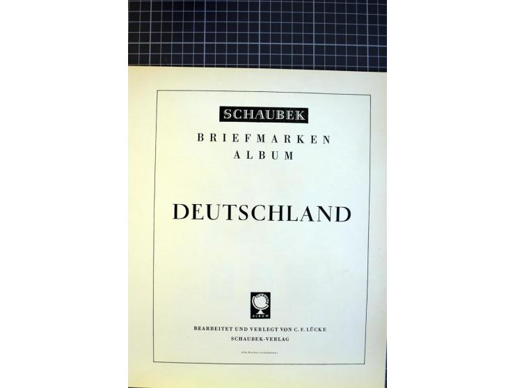 1946/1949, in den Hauptnummern überkomplette, gestempelte Sammlung auf Vordruckblättern, dabei sind alle Blockausgaben doppel