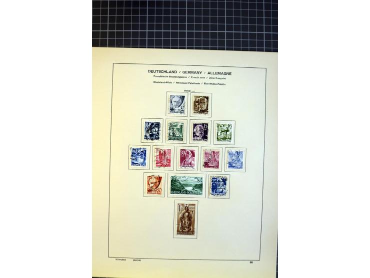1946/1949, in den Hauptnummern überkomplette, gestempelte Sammlung auf Vordruckblättern, dabei sind alle Blockausgaben doppel