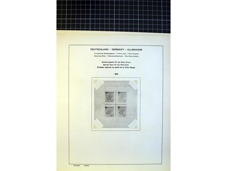 1946/1949, in den Hauptnummern überkomplette, gestempelte Sammlung auf Vordruckblättern, dabei sind alle Blockausgaben doppel