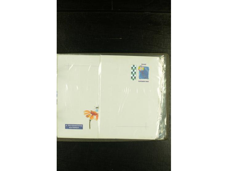 1894/2002, etwa 100 ungebrauchte und gebrauchte Ganzsachen, dabei bessere und diverse frühe Stücke mit Zufrankaturen
