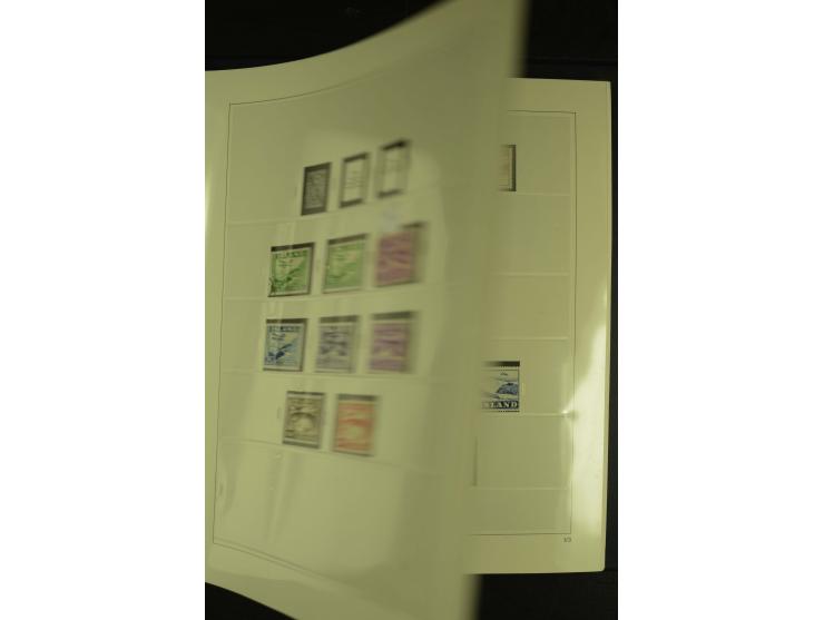 1876/1979, am Anfang meist gestempelte und ungebrauchte Sammlung inkl. Dienstmarken bis ca. 1947 mit einigen besseren und kpl