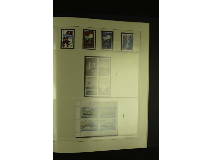 1876/1979, am Anfang meist gestempelte und ungebrauchte Sammlung inkl. Dienstmarken bis ca. 1947 mit einigen besseren und kpl
