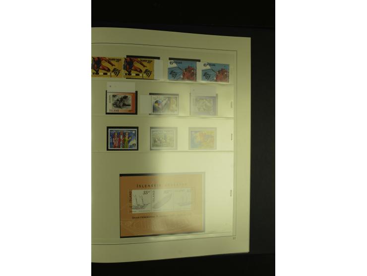 1876/1979, am Anfang meist gestempelte und ungebrauchte Sammlung inkl. Dienstmarken bis ca. 1947 mit einigen besseren und kpl