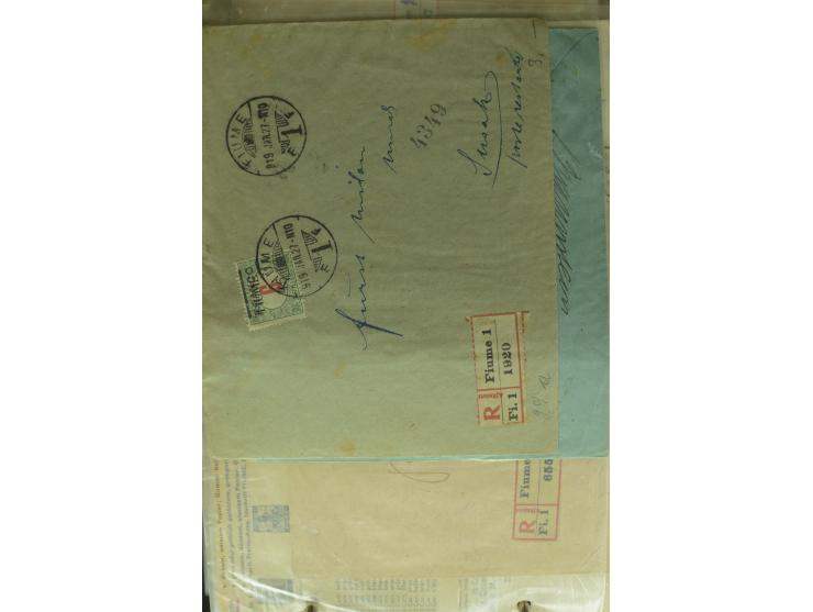 NEBENGEBIETE: 1870/1960 (ca.), Partie Briefe, Karten und Ganzsachen, dabei Auslandspostämter (u.a. R-Brief von Janina), Fiume