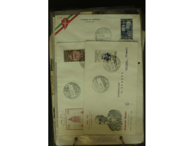 NEBENGEBIETE: 1870/1960 (ca.), Partie Briefe, Karten und Ganzsachen, dabei Auslandspostämter (u.a. R-Brief von Janina), Fiume