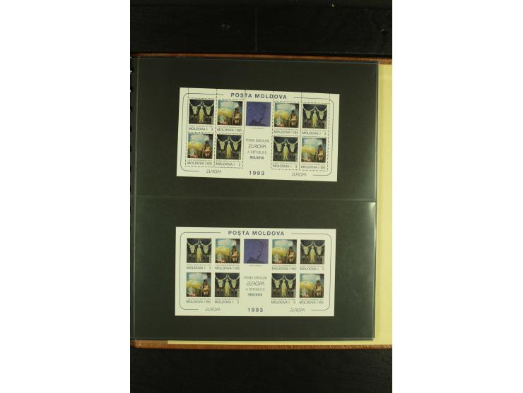 1993, CEPT, kleine Spezialsammlung mit unzerteiltem Doppelbogen, ungezähnten Zusammendrucken etc.
