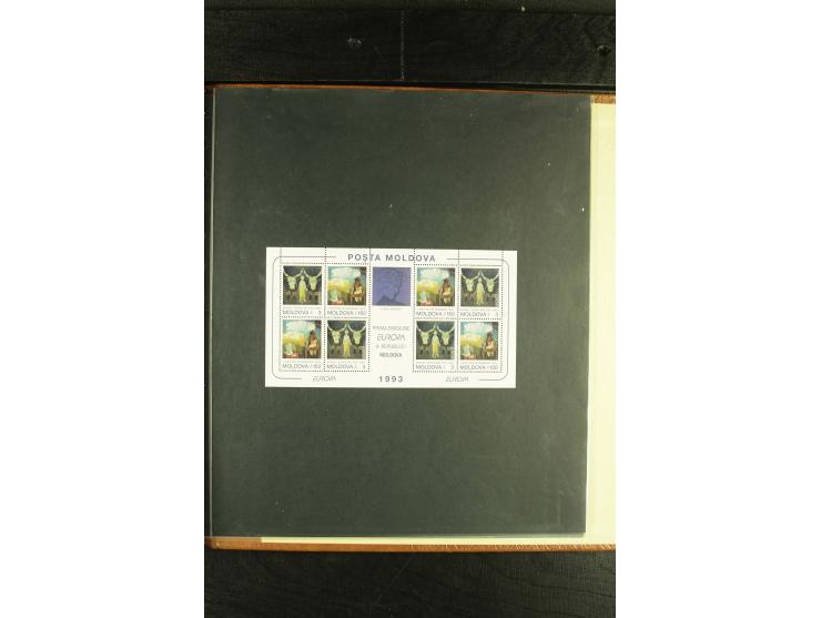 1993, CEPT, kleine Spezialsammlung mit unzerteiltem Doppelbogen, ungezähnten Zusammendrucken etc.