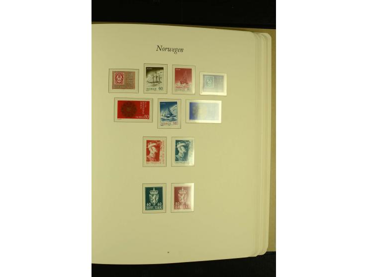 1855/1995, postfrische, ungebrauchte und gestempelte Sammlung mit u.a. Mi.-Nr. 1, 6-10, 38 etc.; in 2 Borek-Alben