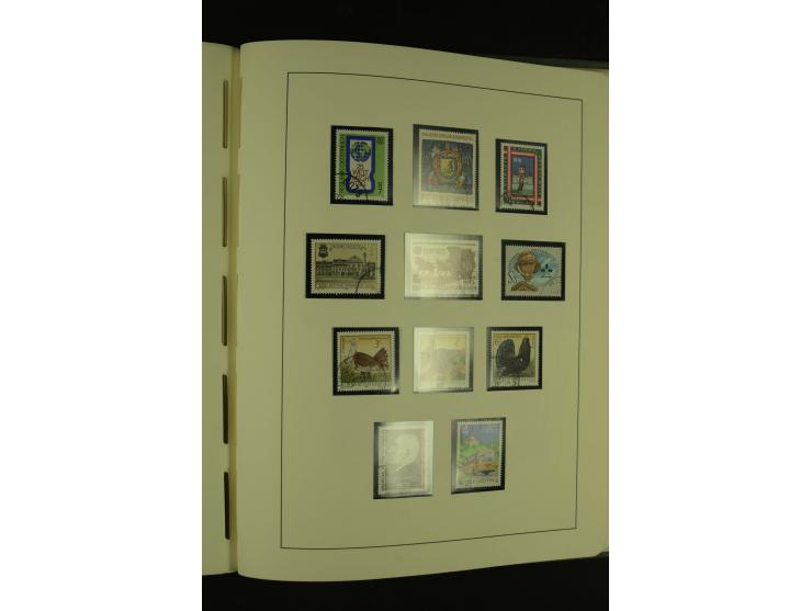 1945/85 (ca.), in den Hauptnummern augenscheinlich komplette Sammlung mit Mi.-Nr. Va-d, diese und Grazer Aufdrucke postfrisch