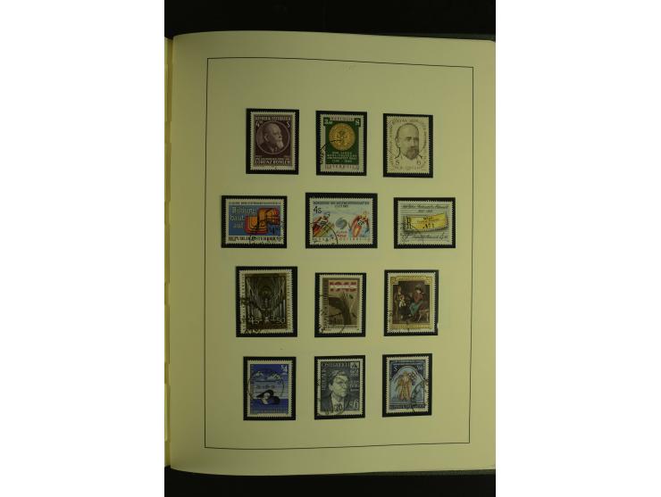 1945/85 (ca.), in den Hauptnummern augenscheinlich komplette Sammlung mit Mi.-Nr. Va-d, diese und Grazer Aufdrucke postfrisch