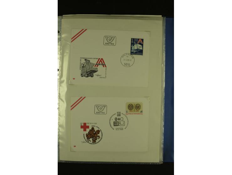 1945/85 (ca.), in den Hauptnummern augenscheinlich komplette Sammlung mit Mi.-Nr. Va-d, diese und Grazer Aufdrucke postfrisch