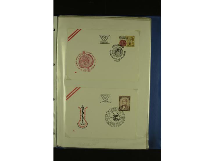 1945/85 (ca.), in den Hauptnummern augenscheinlich komplette Sammlung mit Mi.-Nr. Va-d, diese und Grazer Aufdrucke postfrisch