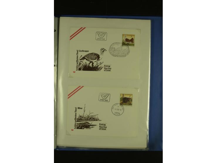 1945/85 (ca.), in den Hauptnummern augenscheinlich komplette Sammlung mit Mi.-Nr. Va-d, diese und Grazer Aufdrucke postfrisch