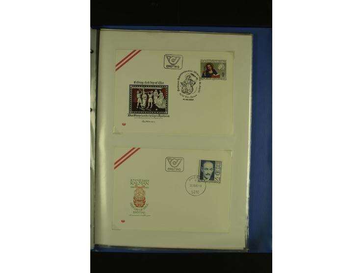 1945/85 (ca.), in den Hauptnummern augenscheinlich komplette Sammlung mit Mi.-Nr. Va-d, diese und Grazer Aufdrucke postfrisch