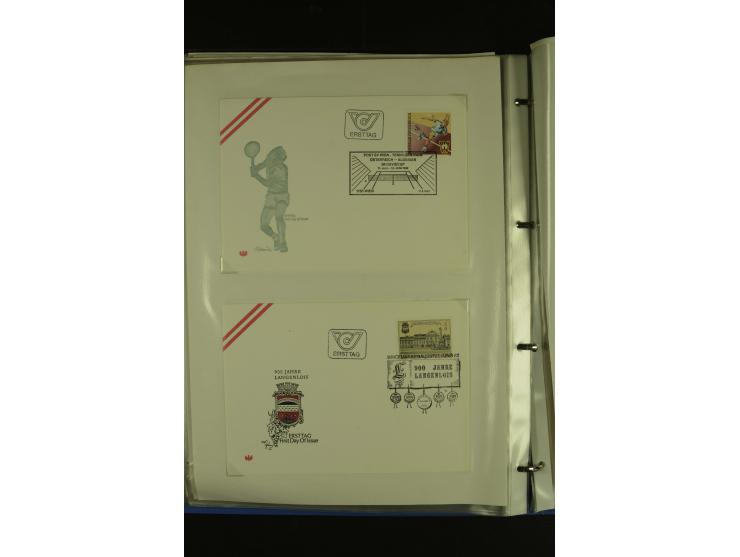 1945/85 (ca.), in den Hauptnummern augenscheinlich komplette Sammlung mit Mi.-Nr. Va-d, diese und Grazer Aufdrucke postfrisch
