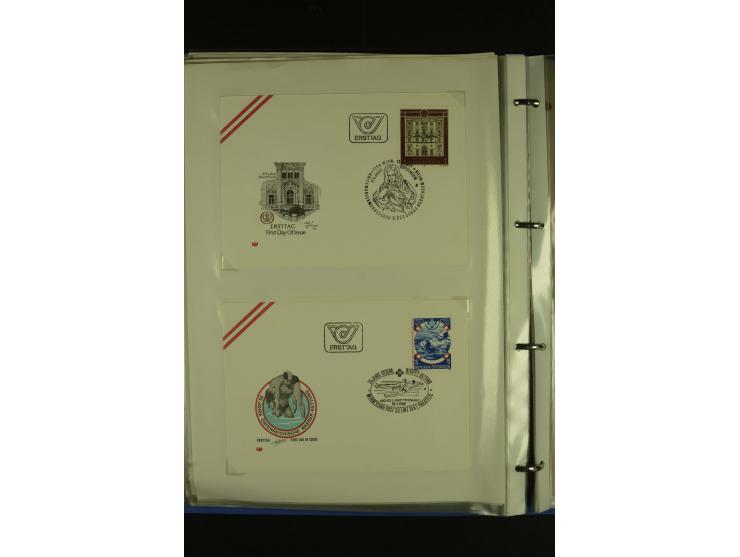 1945/85 (ca.), in den Hauptnummern augenscheinlich komplette Sammlung mit Mi.-Nr. Va-d, diese und Grazer Aufdrucke postfrisch