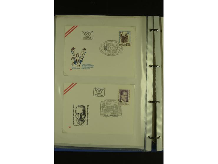 1945/85 (ca.), in den Hauptnummern augenscheinlich komplette Sammlung mit Mi.-Nr. Va-d, diese und Grazer Aufdrucke postfrisch