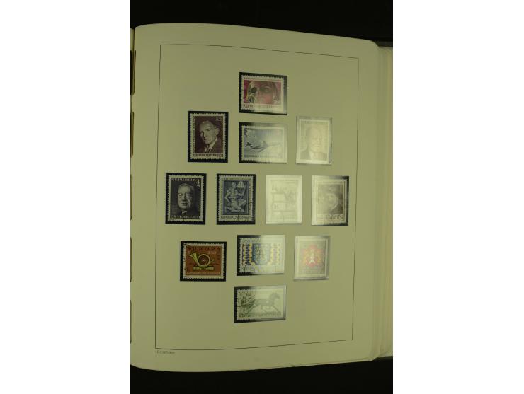 1945/85 (ca.), in den Hauptnummern augenscheinlich komplette Sammlung mit Mi.-Nr. Va-d, diese und Grazer Aufdrucke postfrisch