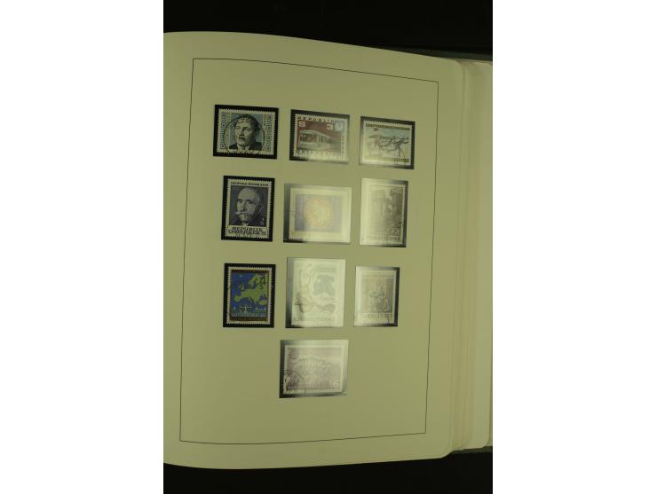 1945/85 (ca.), in den Hauptnummern augenscheinlich komplette Sammlung mit Mi.-Nr. Va-d, diese und Grazer Aufdrucke postfrisch