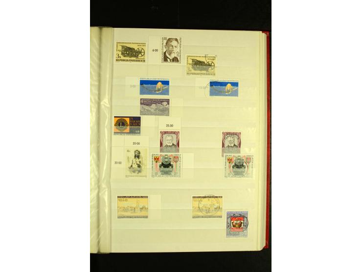 1945/81, postfrische und teils gestempelte Sammlung mit einigen besseren Ausgaben in 2 Steckbüchern