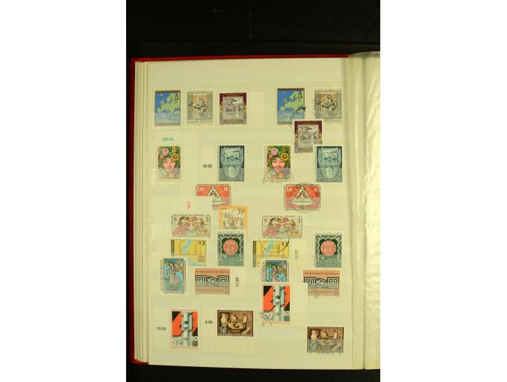 1945/81, postfrische und teils gestempelte Sammlung mit einigen besseren Ausgaben in 2 Steckbüchern
