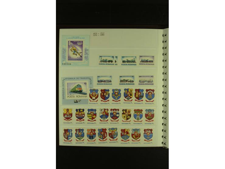 1858/1991, am Anfang meist ungebrauchte und gestempelte Sammlung mit Doubletten in 2 Alben, dabei Blockausgaben ab Nr. 1, pos