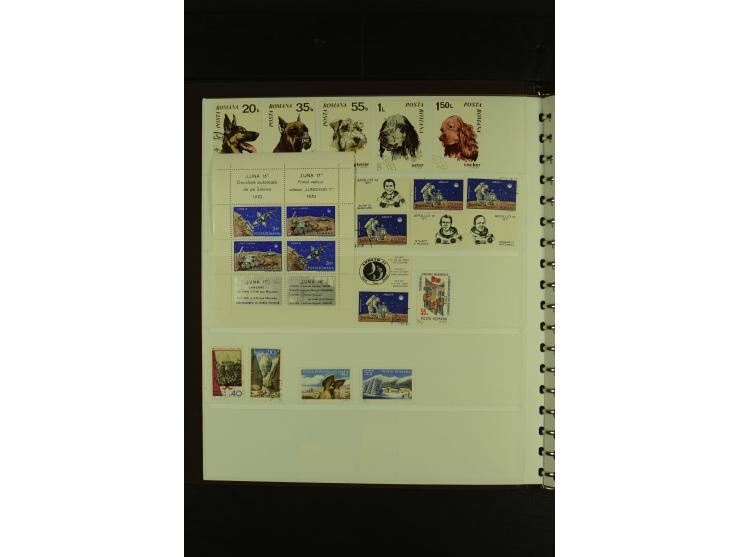 1858/1991, am Anfang meist ungebrauchte und gestempelte Sammlung mit Doubletten in 2 Alben, dabei Blockausgaben ab Nr. 1, pos