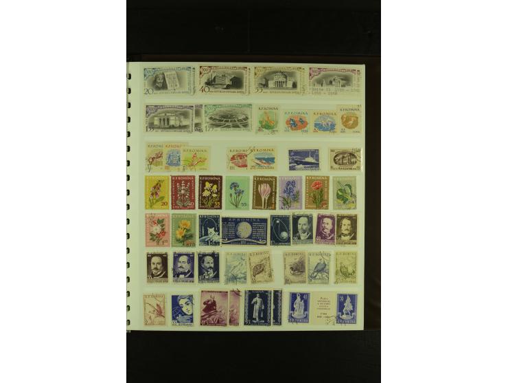 1858/1991, am Anfang meist ungebrauchte und gestempelte Sammlung mit Doubletten in 2 Alben, dabei Blockausgaben ab Nr. 1, pos