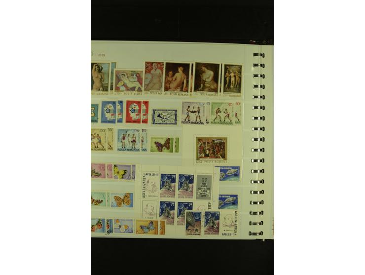 1858/1991, am Anfang meist ungebrauchte und gestempelte Sammlung mit Doubletten in 2 Alben, dabei Blockausgaben ab Nr. 1, pos