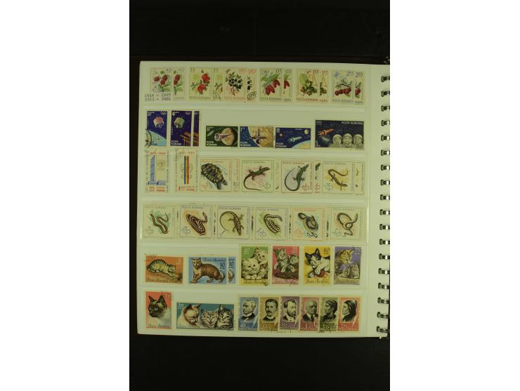 1858/1991, am Anfang meist ungebrauchte und gestempelte Sammlung mit Doubletten in 2 Alben, dabei Blockausgaben ab Nr. 1, pos