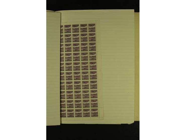 1918/1965, am Anfang meist ungebrauchte und gestempelte Sammlung in 2 Vordruckalben mit einigen Aufdruck- und Flugpost-Ausgab