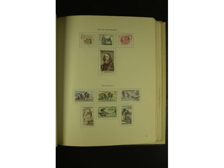 1918/1965, am Anfang meist ungebrauchte und gestempelte Sammlung in 2 Vordruckalben mit einigen Aufdruck- und Flugpost-Ausgab
