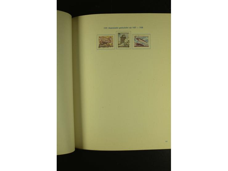 1918/1965, am Anfang meist ungebrauchte und gestempelte Sammlung in 2 Vordruckalben mit einigen Aufdruck- und Flugpost-Ausgab