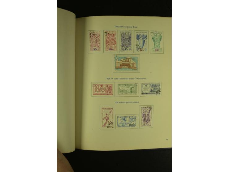 1918/1965, am Anfang meist ungebrauchte und gestempelte Sammlung in 2 Vordruckalben mit einigen Aufdruck- und Flugpost-Ausgab