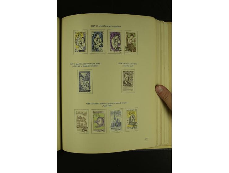 1918/1965, am Anfang meist ungebrauchte und gestempelte Sammlung in 2 Vordruckalben mit einigen Aufdruck- und Flugpost-Ausgab