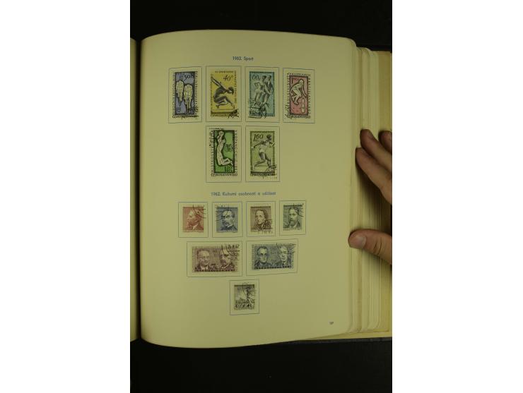 1918/1965, am Anfang meist ungebrauchte und gestempelte Sammlung in 2 Vordruckalben mit einigen Aufdruck- und Flugpost-Ausgab
