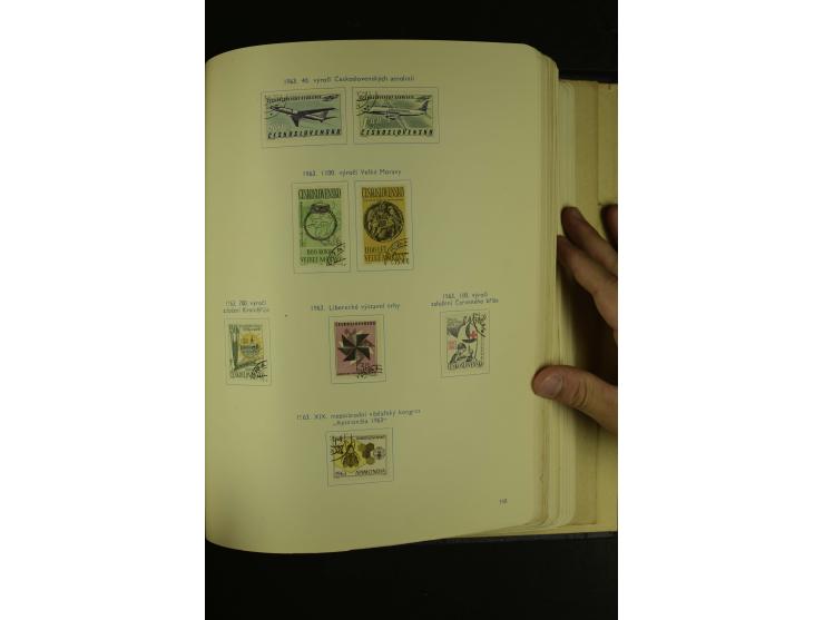 1918/1965, am Anfang meist ungebrauchte und gestempelte Sammlung in 2 Vordruckalben mit einigen Aufdruck- und Flugpost-Ausgab
