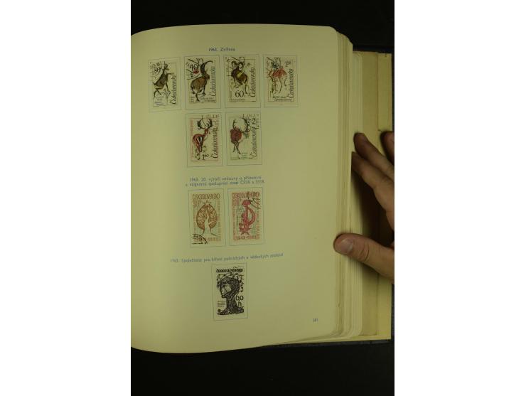 1918/1965, am Anfang meist ungebrauchte und gestempelte Sammlung in 2 Vordruckalben mit einigen Aufdruck- und Flugpost-Ausgab